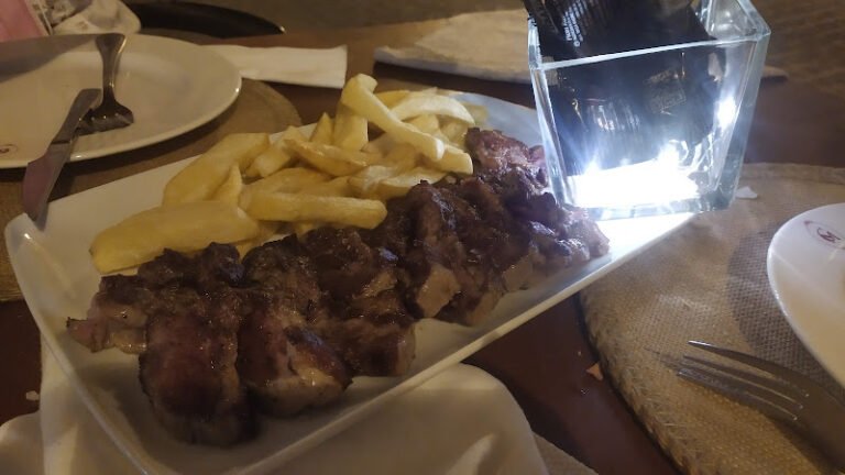 Casa Palacio Puerta de Córdoba, bar o restaurante en Carmona, Sevilla