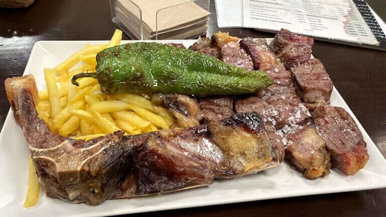Castaño Vinos y Tapas Carmona, bar o restaurante en Carmona, Sevilla