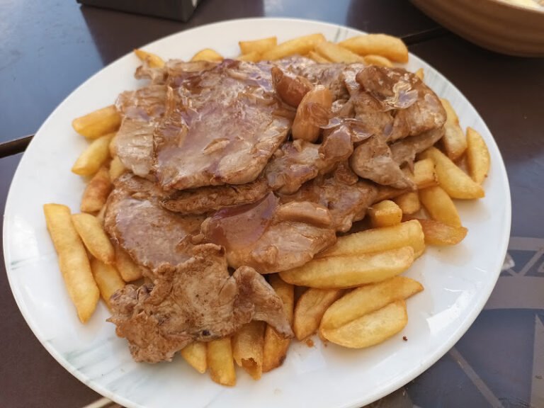 Cervecería Santa Marta, bar o restaurante en Parque Alcosa, Sevilla