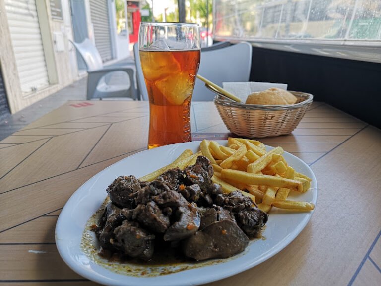 Cervecería Salymar, bar o restaurante en Alcalá de Guadaíra, Sevilla