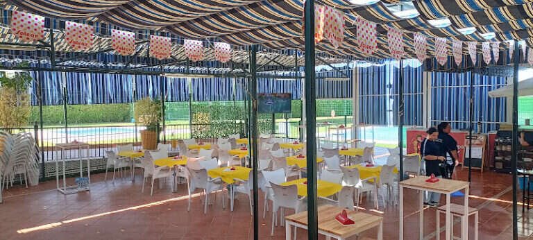 CLUB SOCIAL EDIFICIOS EUROPA Y NUEVO QUINTO VI FASE Y, bar o restaurante en Montequinto, Dos Hermanas, Sevilla