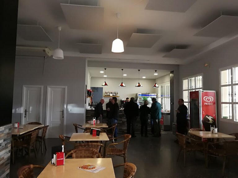 Club Social ‘nueva Heliópolis’, bar o restaurante en Sevilla Este, Sevilla