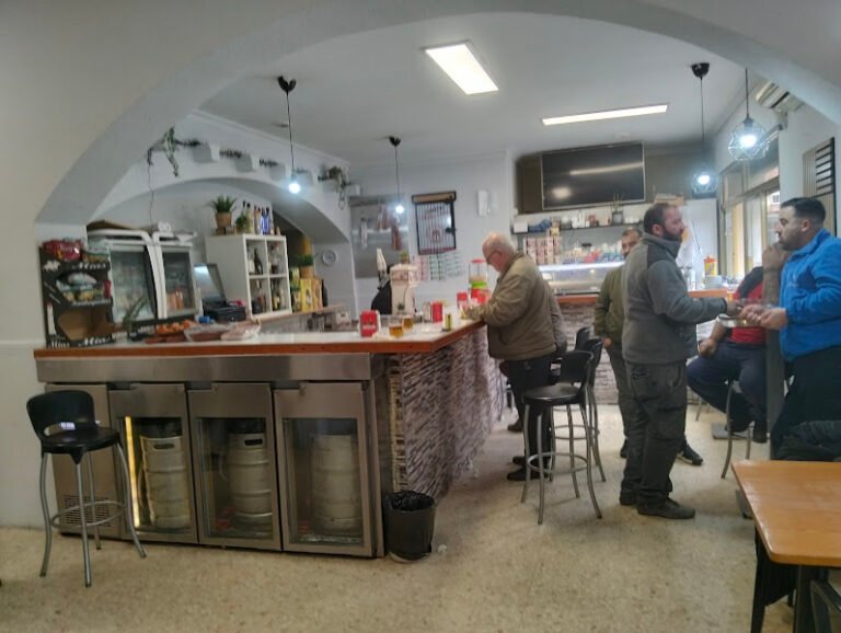 CON T DE TRIANA, bar o restaurante en Montequinto, Dos Hermanas, Sevilla