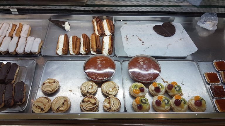 Confitería San Joaquín, bar o restaurante en Alcalá de Guadaíra, Sevilla