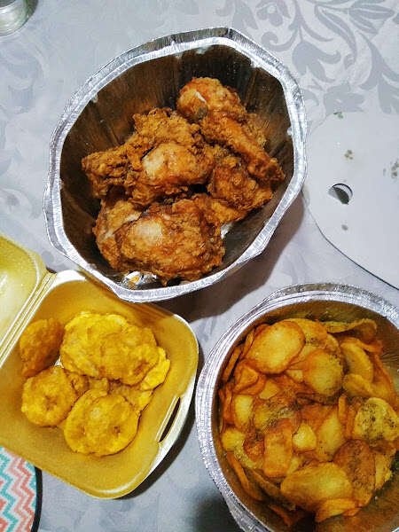 Coop Chicken, bar o restaurante en Bellavista, Sevilla