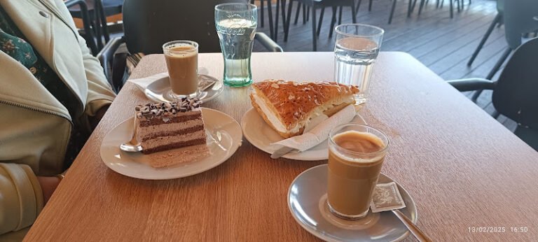 Doña Tarta Bollullos, bar o restaurante en Bollullos de la Mitación, Sevilla