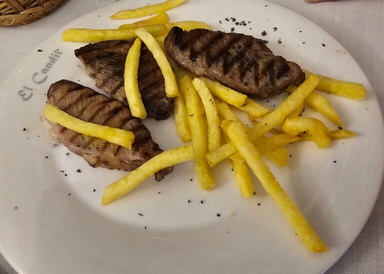 El Candil Los Remedios, bar o restaurante en Los Remedios, Sevilla