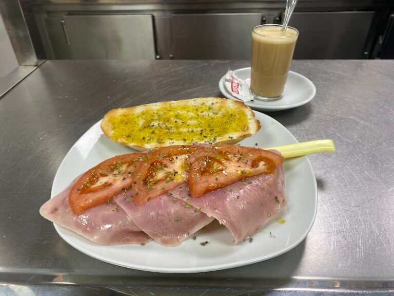 El PARAISO DEl TREMENDO, bar o restaurante en Sevilla