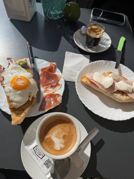 ENKÁ INMA (Especialidad en Desayunos), bar o restaurante en Sevilla
