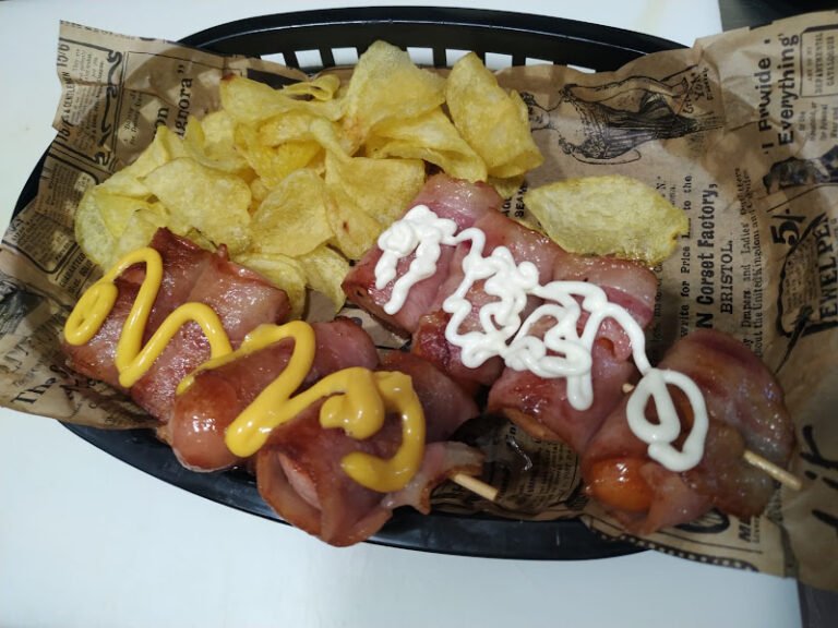 Frankfurt y tapas MOBA, bar o restaurante en Los Palacios y Villafranca, Sevilla