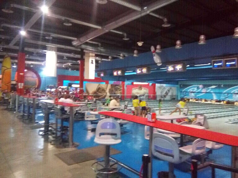 Galactic Bowling, bar o restaurante en Dos Hermanas, Sevilla