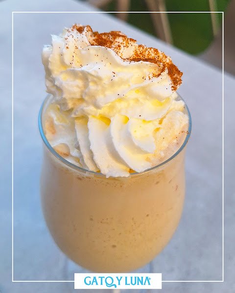 Gato Y Luna – Secret Garden, bar o restaurante en Sevilla Este, Sevilla