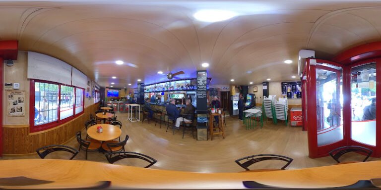 Géminis Café Bar, bar o restaurante en Amate, Sevilla