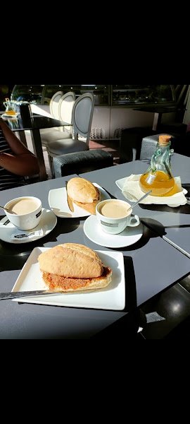 Horno Nueva Florida, bar o restaurante en Alcalá de Guadaíra, Sevilla