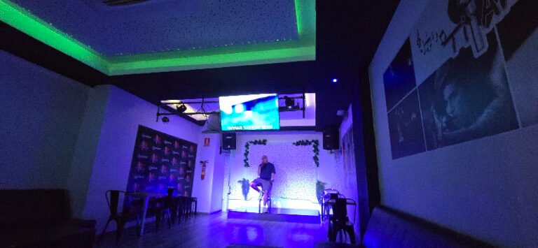 Karaoke Tiamo, bar o restaurante en Sevilla Este, Sevilla