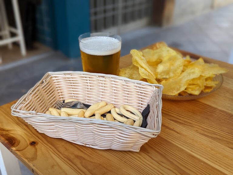 La Bohemia, bar o restaurante en Los Remedios, Sevilla