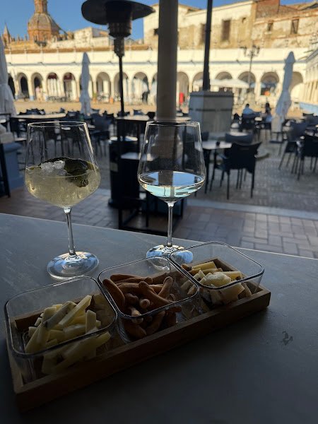 La Quinta, bar o restaurante en Carmona, Sevilla