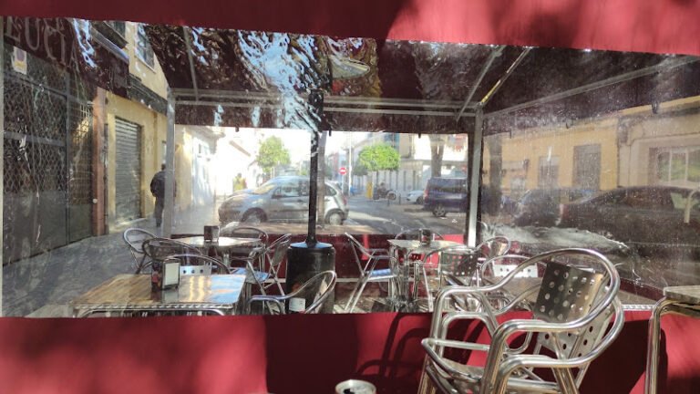 Lucía Café Bar, bar o restaurante en Cerro del Águila, Sevilla