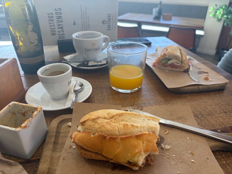 Mas Cafetería, bar o restaurante en Montequinto, Dos Hermanas, Sevilla