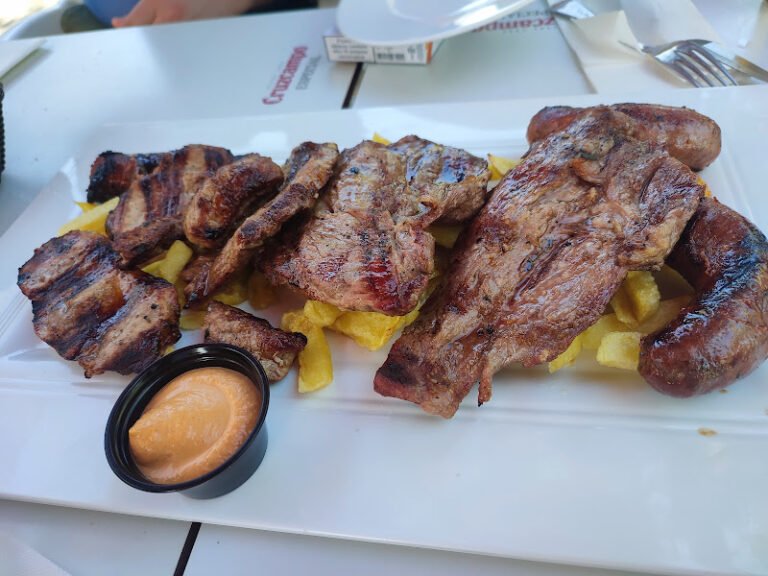 Mesón Serrania, bar o restaurante en Carmona, Sevilla