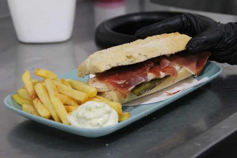 Mio Sole Pizzería, bar o restaurante en Coria del Río, Sevilla