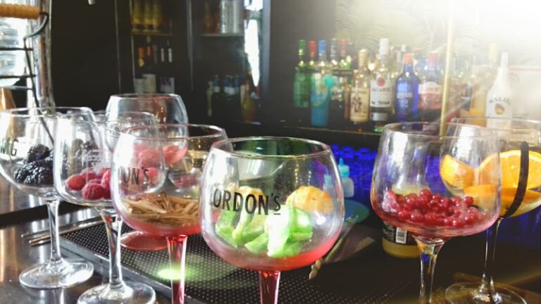 Miratta Bar y Copas, bar o restaurante en Los Palacios y Villafranca, Sevilla