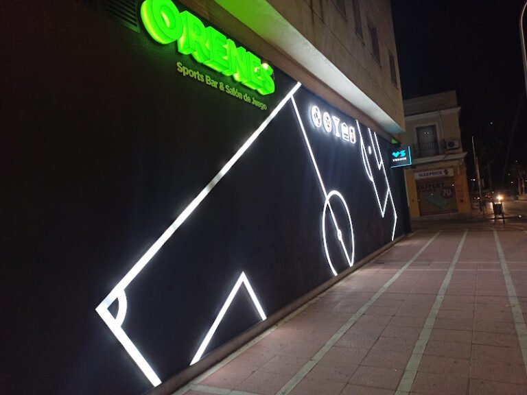 Orenes Sports Bar & Salón de Juego, bar o restaurante en Dos Hermanas, Sevilla