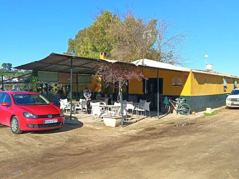 Peña Cultural el barcadero, bar o restaurante en Coria del Río, Sevilla