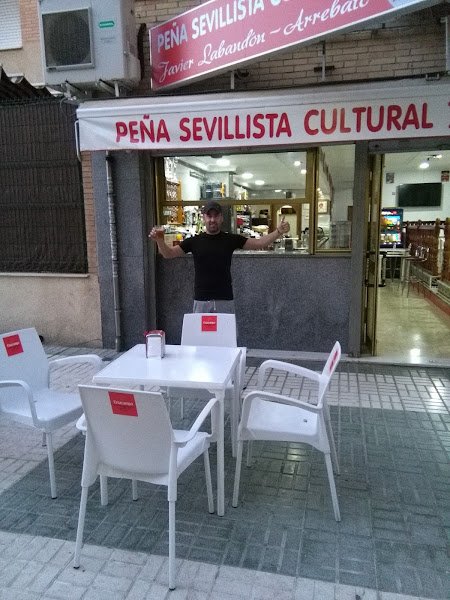 Peña Sevillista Javier Labandón-Arrebato, bar o restaurante en Sevilla Este, Sevilla