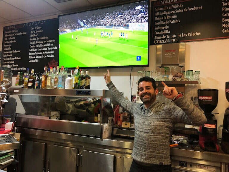Peña Sevillista Macarena, bar o restaurante en Macarena, Sevilla