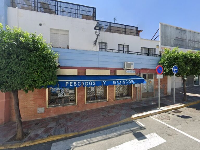 Pescados Y Mariscos, bar o restaurante en Tomares, Sevilla