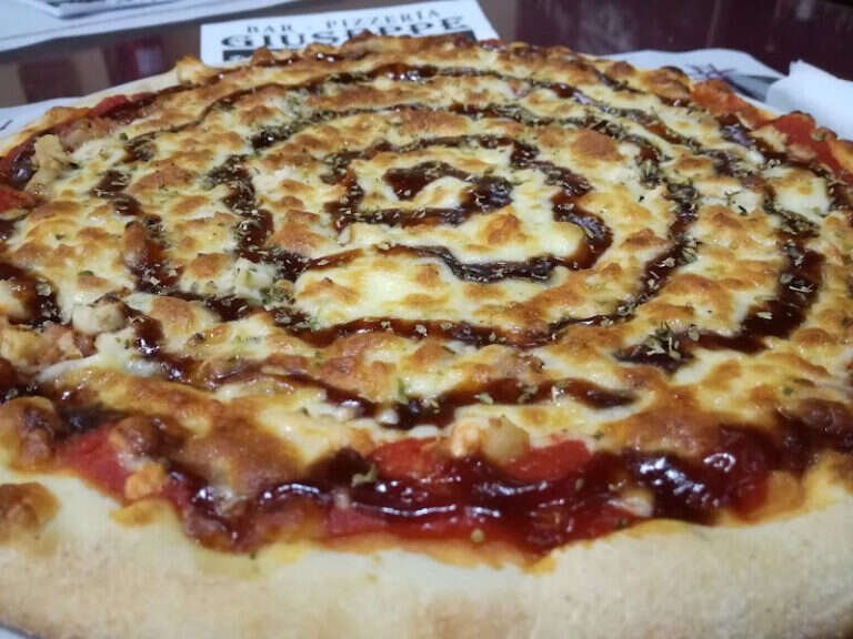 Pizzeria Giuseppe, bar o restaurante en Gelves, Sevilla