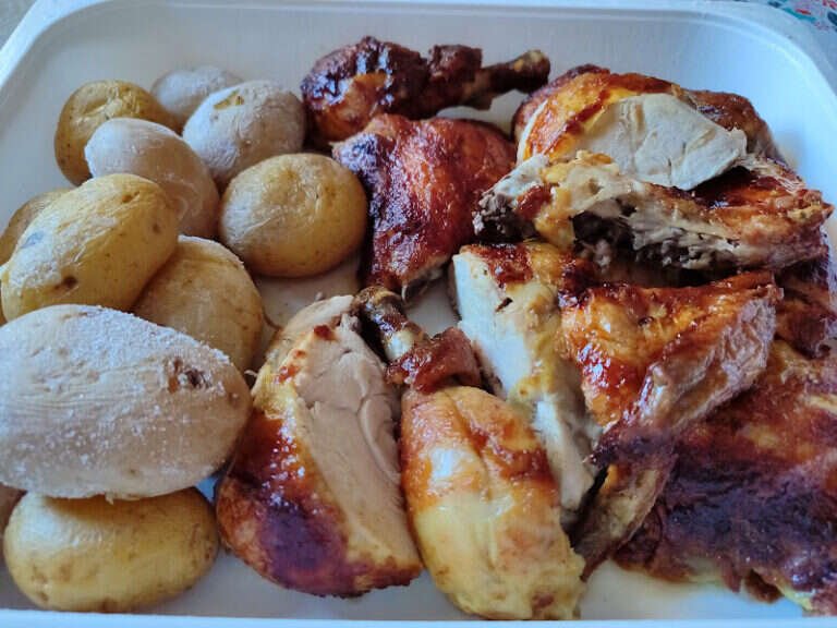 POLLOS ASADOS Pablo VI, bar o restaurante en Alcalá de Guadaíra, Sevilla