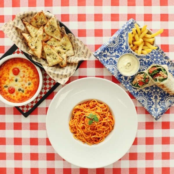 POMODORO Pizza Pasta Burritos, bar o restaurante en Bellavista, Sevilla