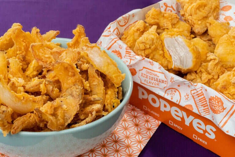 Popeyes Famous Louisiana Chicken, bar o restaurante en Camas, Sevilla