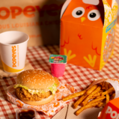 Popeyes Famous Louisiana Chicken, bar o restaurante en Alcalá de Guadaíra, Sevilla