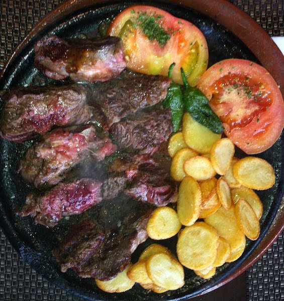 Restaurante Aljarafe Tapas, bar o restaurante en Gines, Sevilla