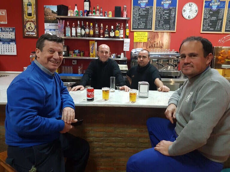 Restaurante Aljares, bar o restaurante en Gines, Sevilla