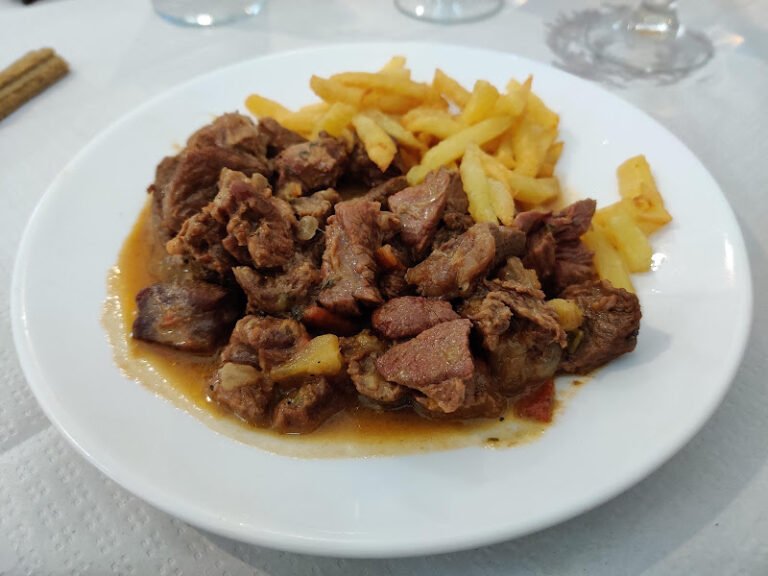 Restaurante Casa Kini, bar ou restaurant à Cazalla de la Sierra, Sevilla