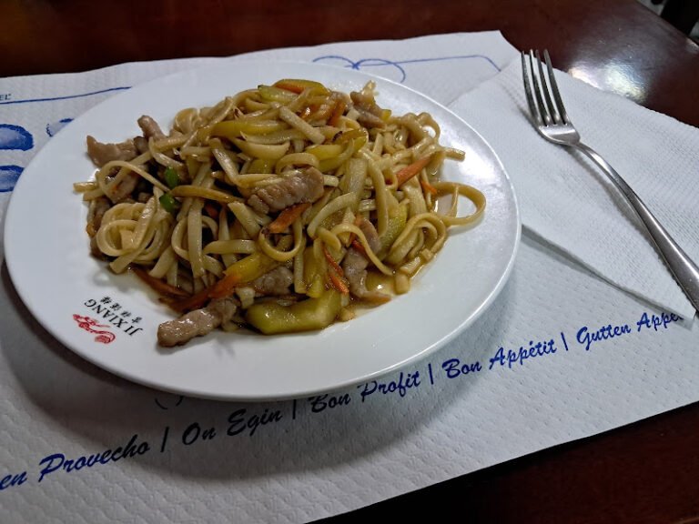 Restaurante chino Ji Xiang, bar o restaurante en Los Palacios y Villafranca, Sevilla