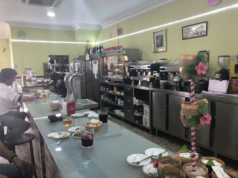 Restaurante La Moncloa, bar o restaurante en Alcalá de Guadaíra, Sevilla