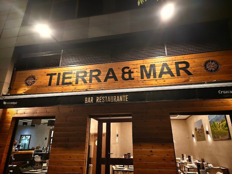 Restaurante Tierra&Mar, bar o restaurante en Bellavista, Sevilla