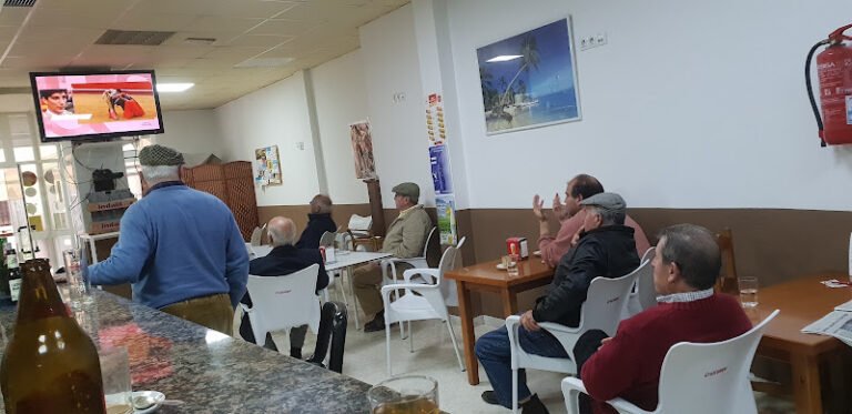 Salón de Juegos Cervantes Bar, bar o restaurante en Coria del Río, Sevilla