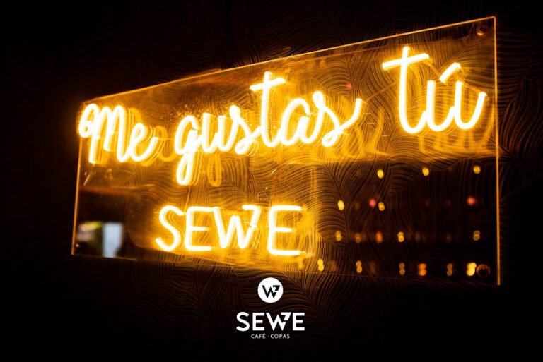 Sewe Cafe & Copas, bar o restaurante en Dos Hermanas, Sevilla