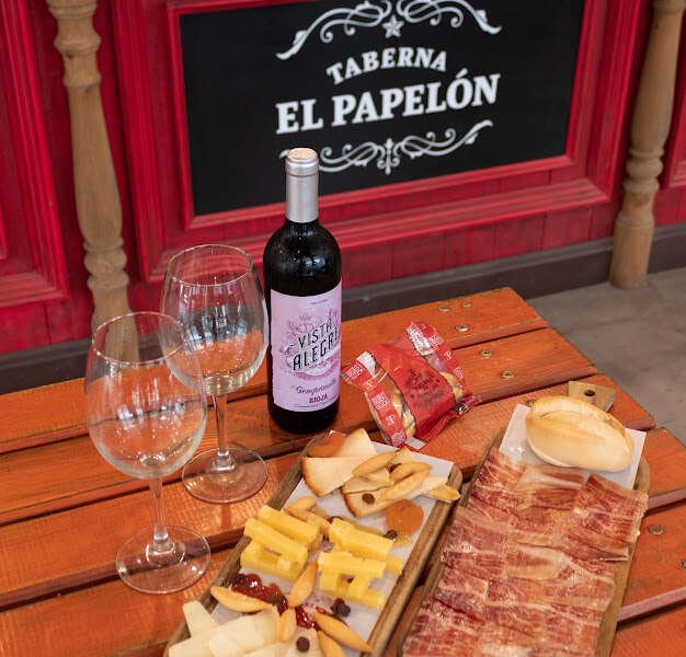 Taberna El Papelón, bar or restaurant in El Arenal, Sevilla