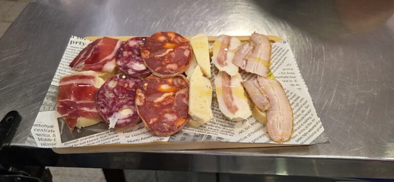 Tasca El Manteca, bar o restaurante en Dos Hermanas, Sevilla
