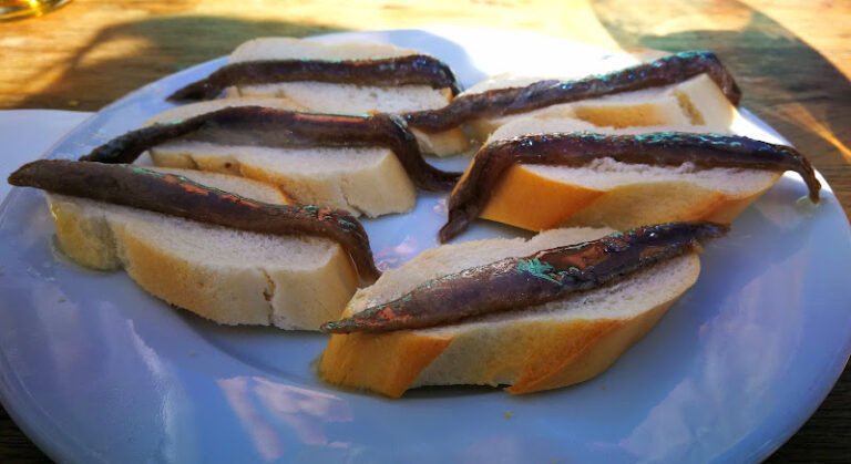 San Juan de Aznalfarache, Sevillaのバーまたはレストラン、Tudanca Bar